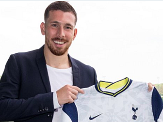 Tottenham complete Hojbjerg si...